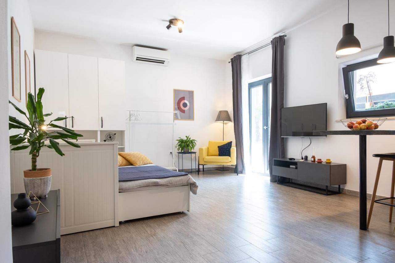 Studio Apartment Les - 4 Min Walk From Amphiteatre Пула Экстерьер фото